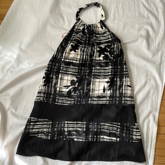 Jessica Simpson Halter dress flawless. Size 8. - Picture 1 of 6